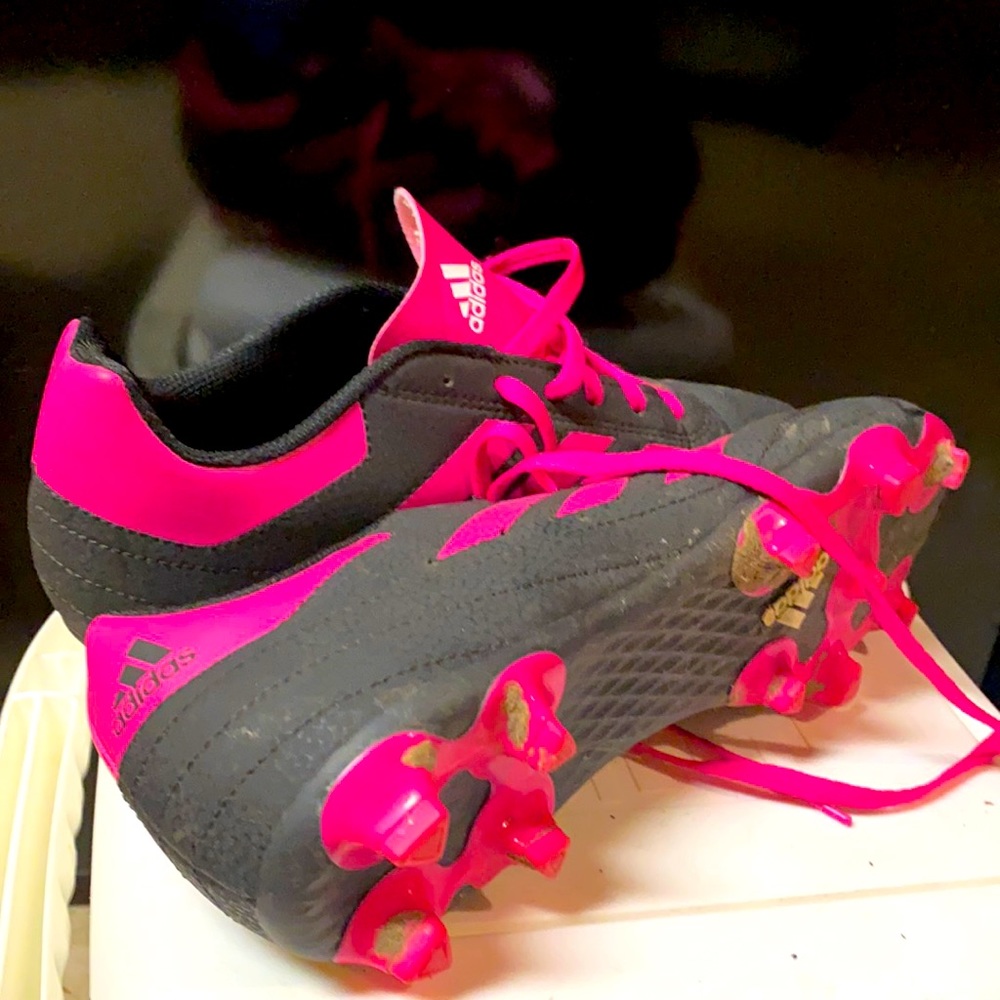 Women’s soccer cleats